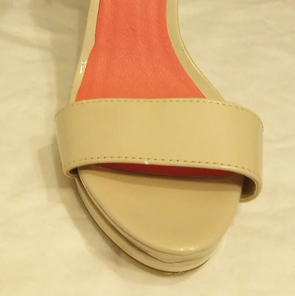 Penny Loves Kenny Heels - Picture 2 of 11